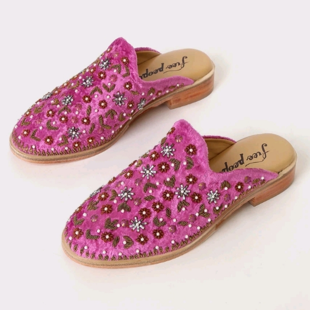 Free People Mules Cosmic Pink Magenta Dancing Queen Velvet Beaded 38 EU IN BOX